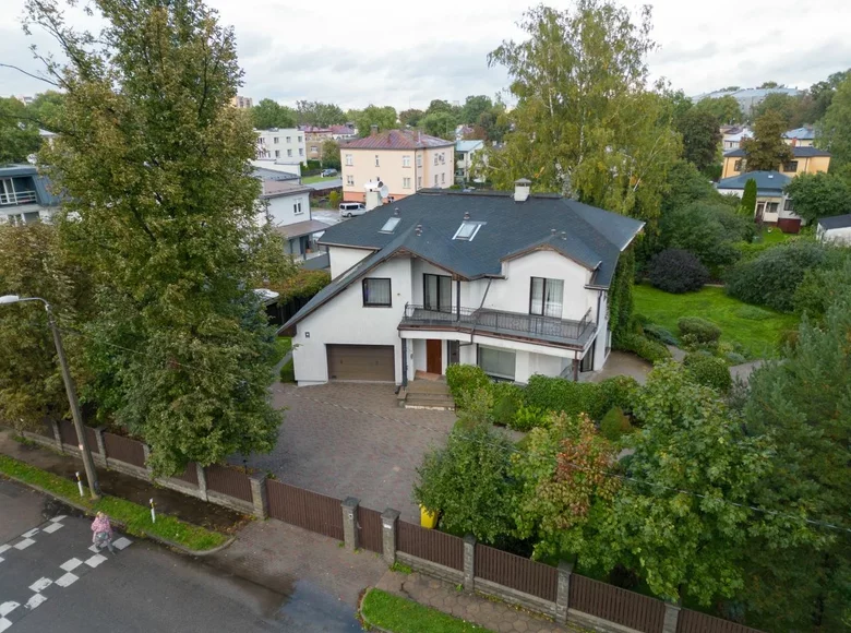 Haus 5 Zimmer 300 m² Riga, Lettland