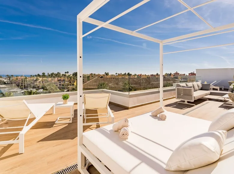 Mieszkanie 4 pokoi 202 m² San Roque, Hiszpania