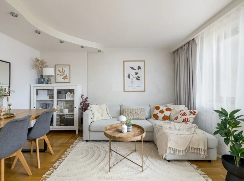 4 room apartment 79 m² Warsaw, Poland