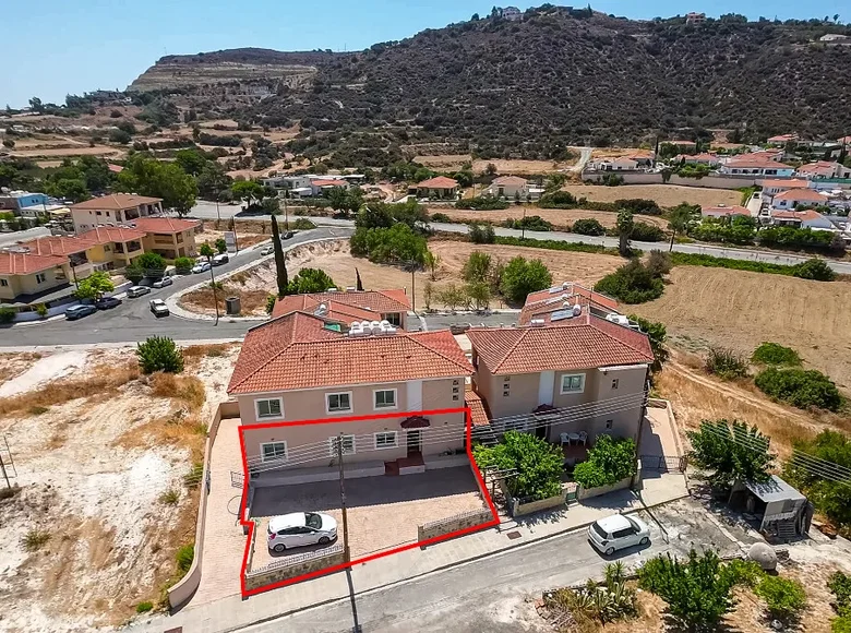 Dom wolnostojący 1 pokój 108 m² Ayios Thomas, Cyprus