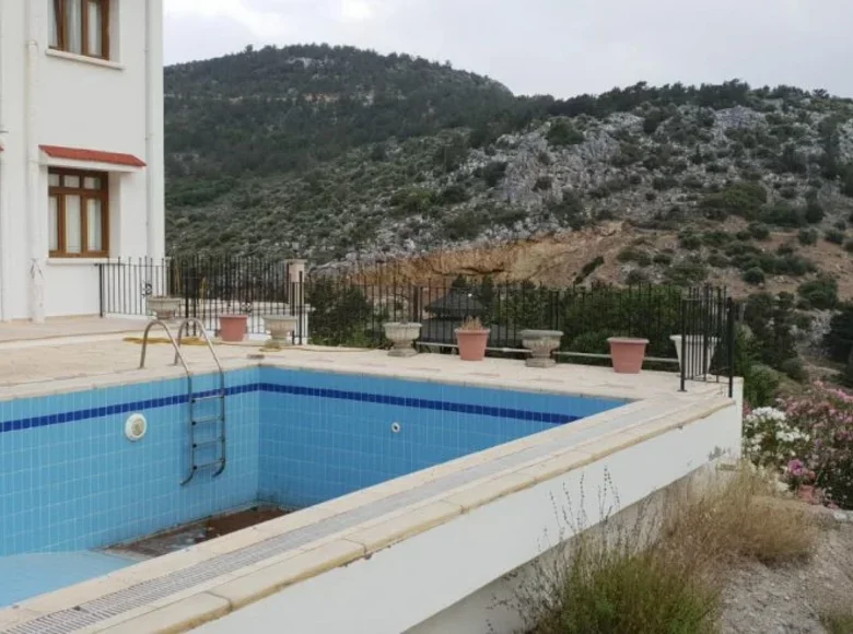 5 bedroom villa 250 m² Agirda, Cyprus