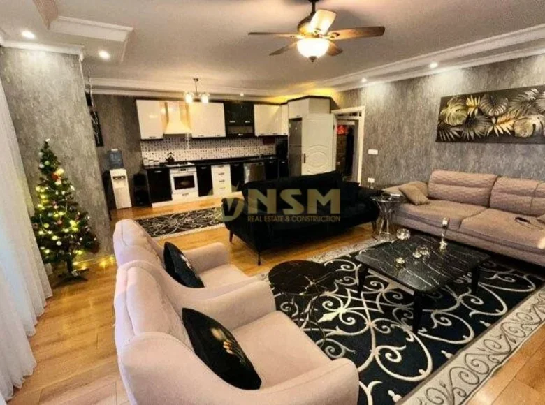 Duplex 4 bedrooms 280 m² in Mahmutlar, Turkey