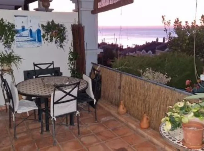 2 bedroom apartment 90 m² La Linea de la Concepcion, Spain