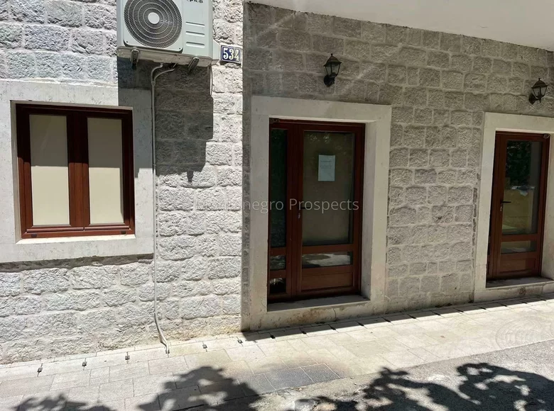 Propiedad comercial 48 m² en Bijela, Montenegro