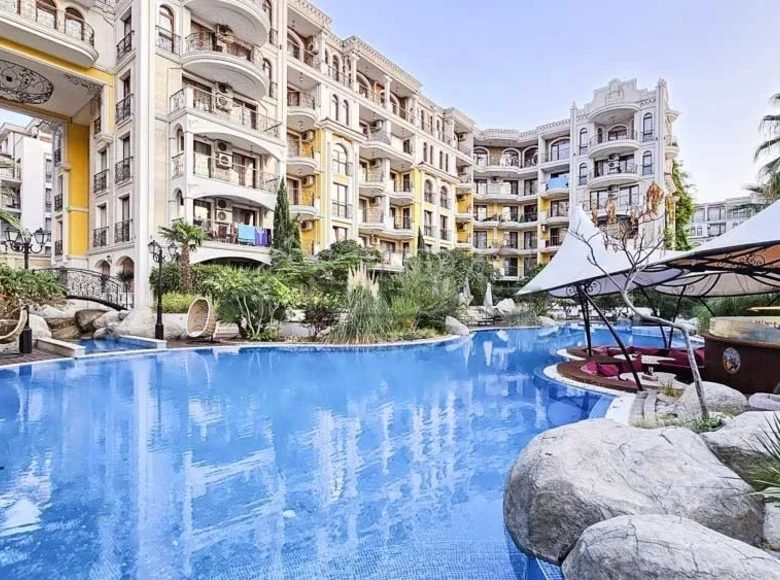 Mieszkanie 4 pokoi 121 m² Nesebyr, Bułgaria