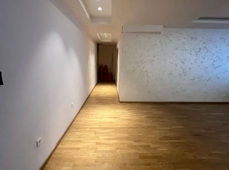 Propriété commerciale 90 m² à Budva, Monténégro