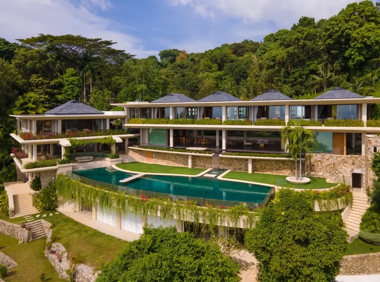 5 bedroom villa 2 500 m² Phuket, Thailand