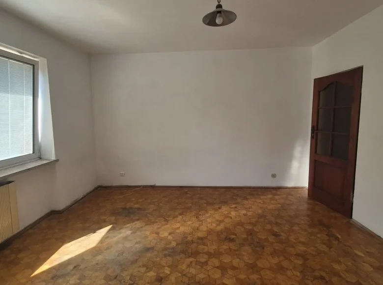 Commercial property 398 m² in Warsaw, Poland