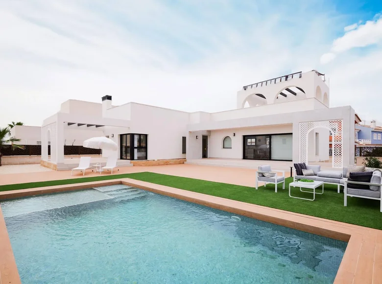 3 bedroom villa 205 m² Urbanizacion Dona Pepa, Spain
