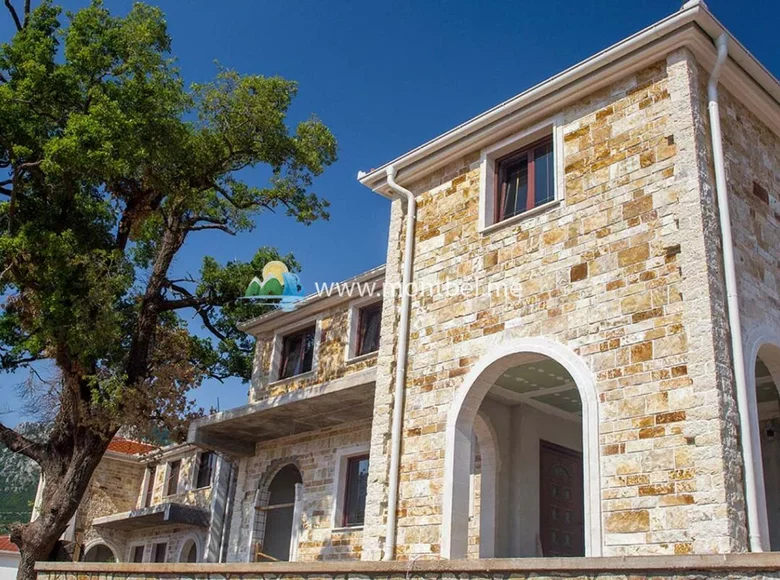 Casa 4 habitaciones 200 m² Burtaisi, Montenegro