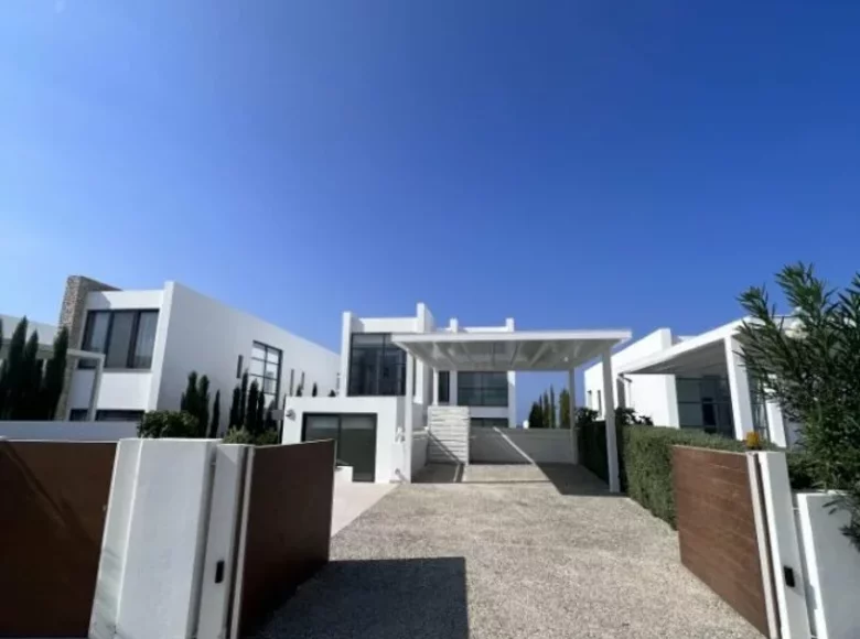 4 bedroom house 375 m² Peyia, Cyprus