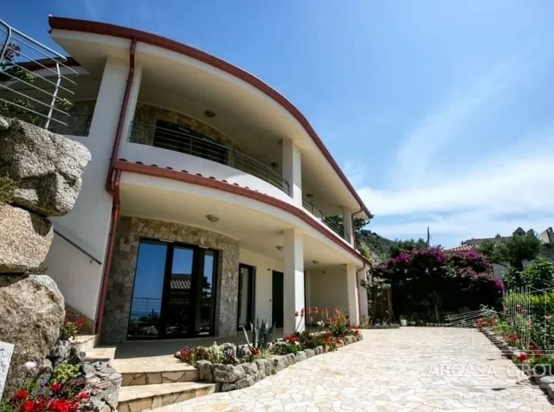 5 bedroom villa 200 m² Zambrone, Italy