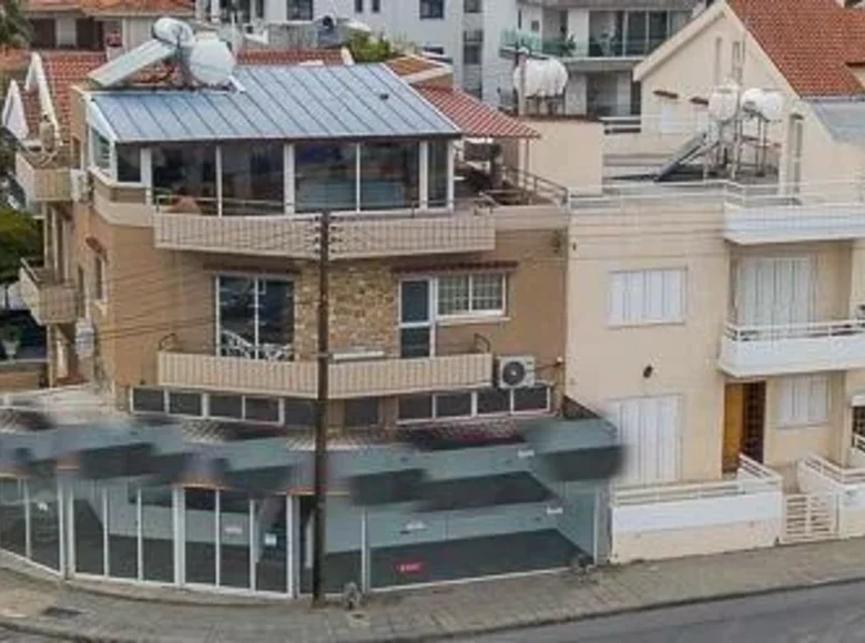 Commercial property 119 m² in Kato Polemidion Municipality, Cyprus