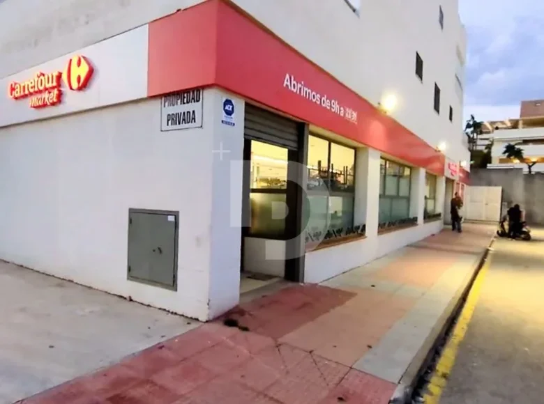 Shop 2 449 m² in Spain, Spain