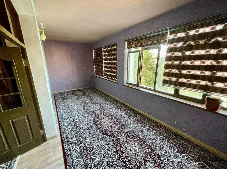 Kvartira 4 xonalar 143 m² Samarqandda