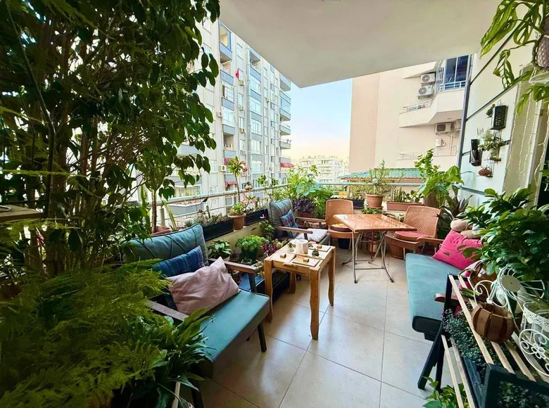 Квартира 5 комнат 180 м² Мезитли, Турция