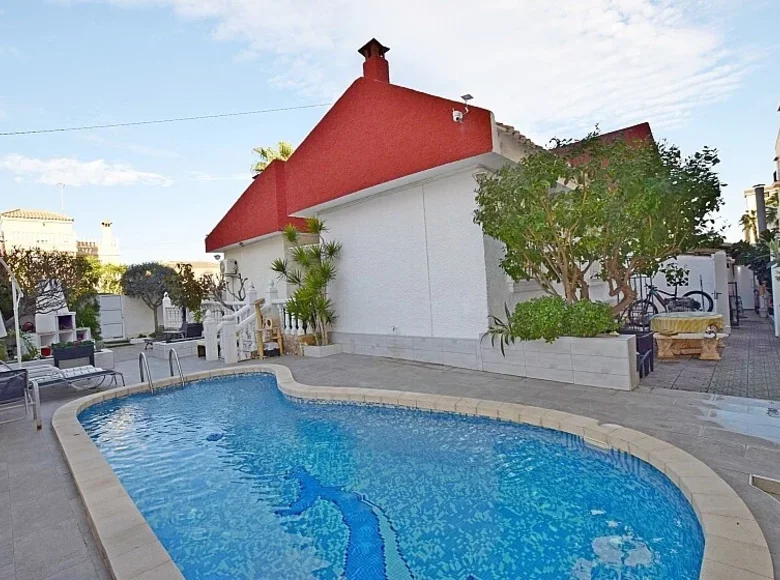 3 bedroom villa 200 m² Torrevieja, Spain