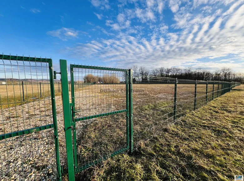 Land 7 000 m² Gyori jaras, Hungary