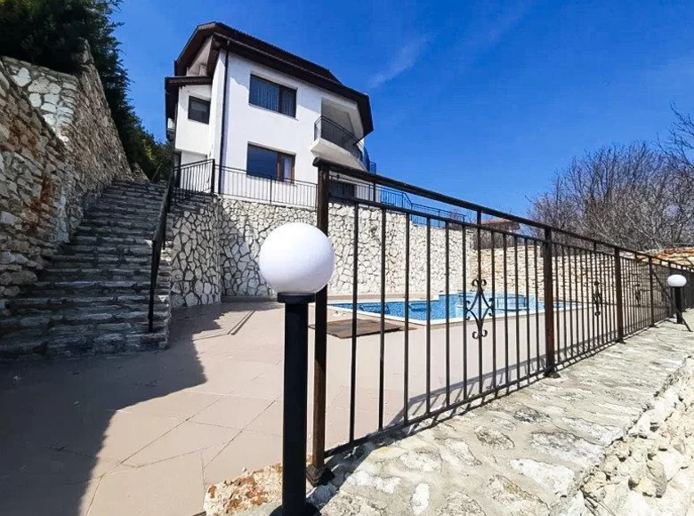 8 bedroom House 330 m² Balchik, Bulgaria