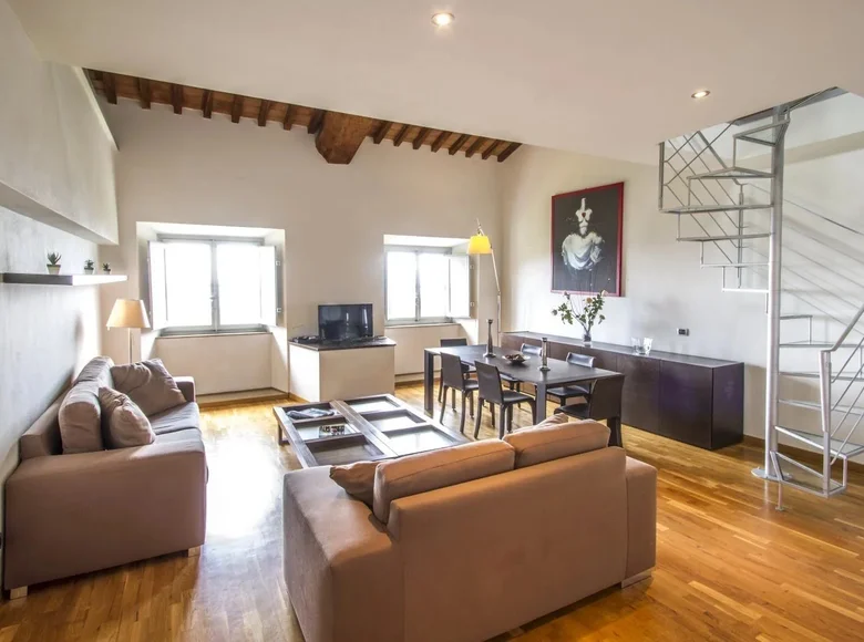 2 bedroom apartment 185 m² Lucca, Italy