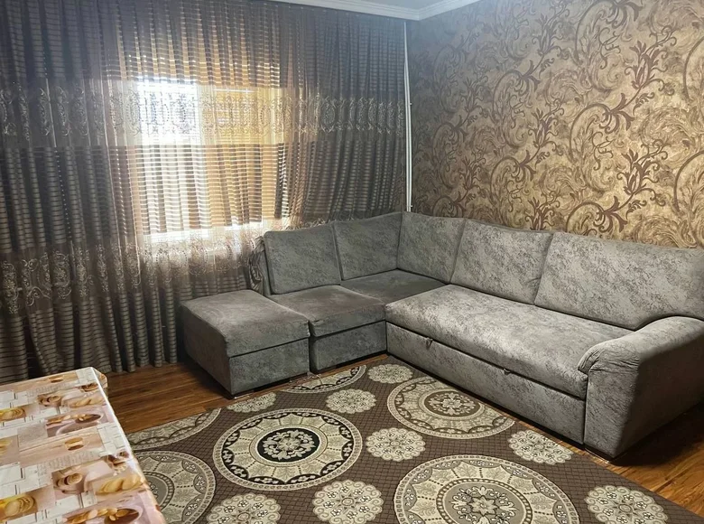 Kvartira 1 xona 42 m² Toshkentda