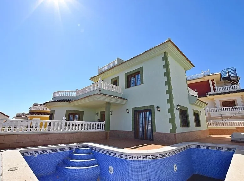 3-Schlafzimmer-Villa 154 m² Torrevieja, Spanien