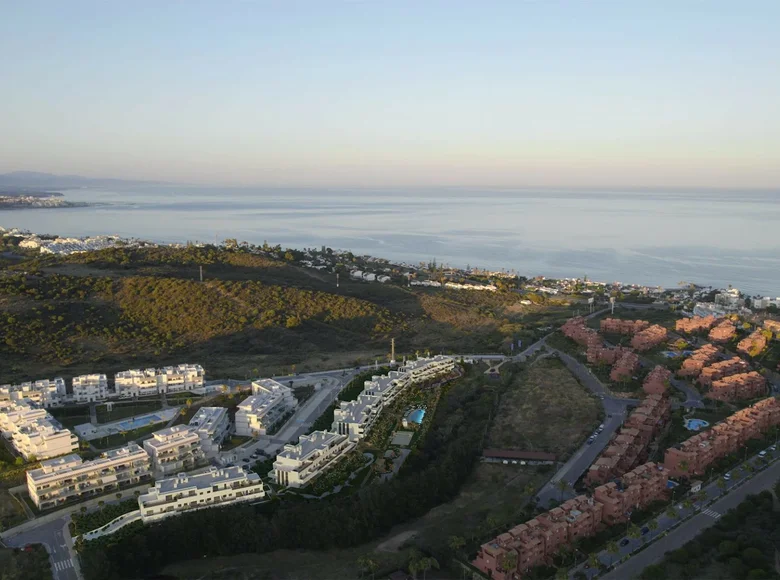 2 bedroom apartment  Estepona, Spain