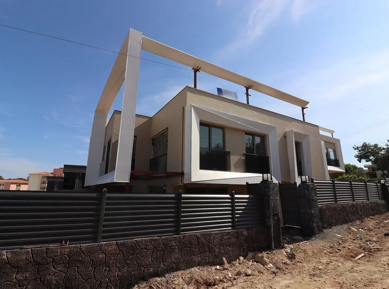Дом 7 комнат 420 м² Мезитли, Турция