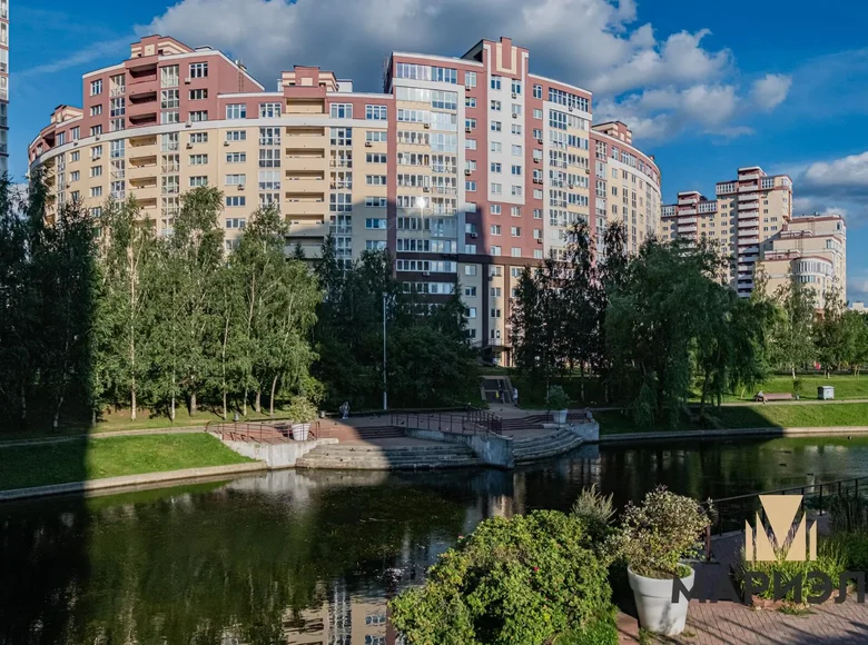 Office 3 rooms 196 m² in Minsk, Belarus
