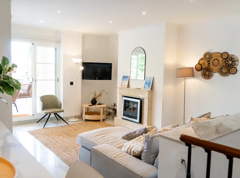 Mieszkanie 2 pokoi 100 m² Marbella, Hiszpania