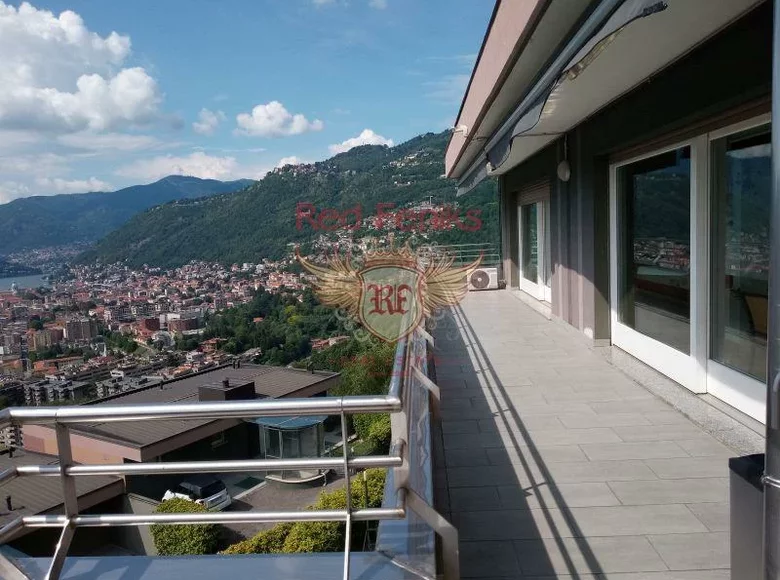 Mieszkanie 3 pokoi 153 m² Provincia di Como, Włochy