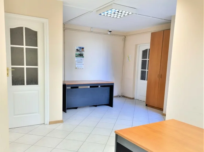 Commercial property 32 m² in Piaseczno, Poland