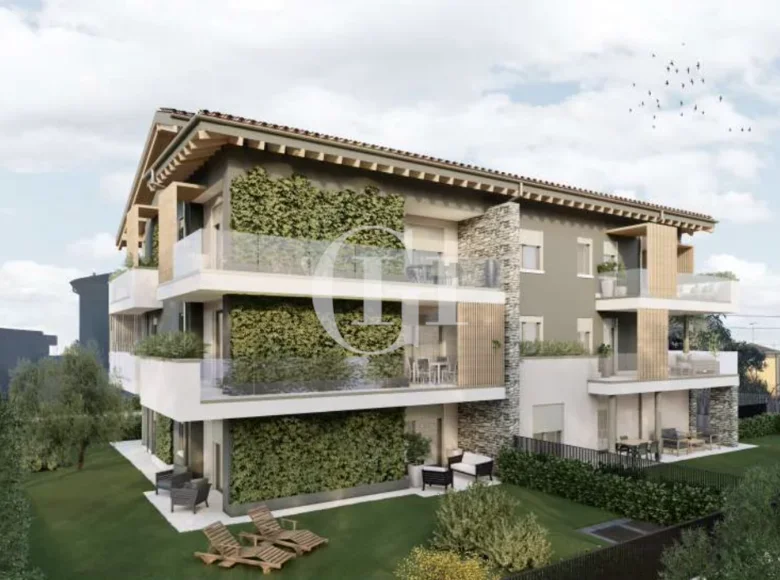 Mieszkanie 3 pokoi 146 m² Desenzano del Garda, Włochy