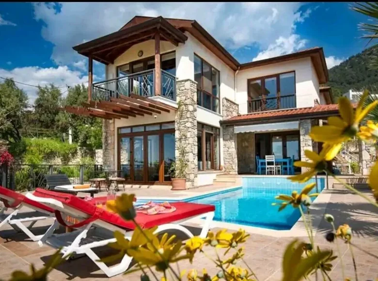 4 bedroom Villa 200 m², All countries