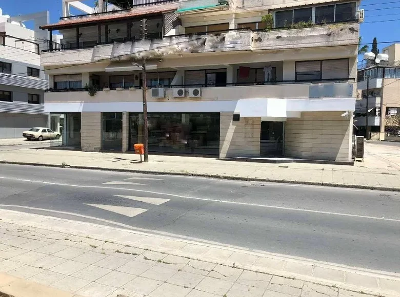 Boutique 222 m² à Larnaca, Bases souveraines britanniques