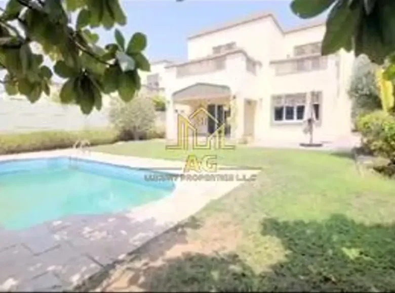Villa 7 rooms 739 m² in Dubai, United Arab Emirates