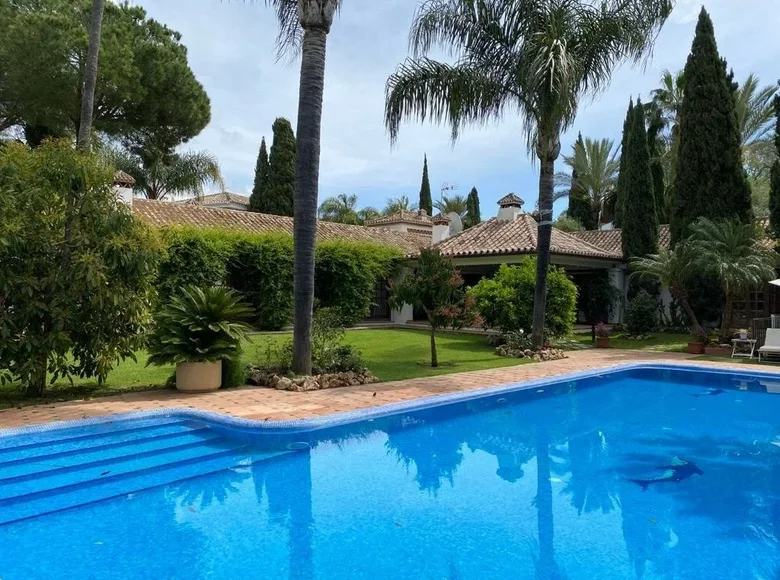 6 bedroom villa 750 m² Marbella, Spain