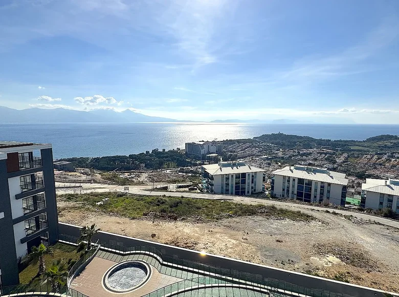 Mieszkanie 3 pokoi 115 m² Kusadasi, Turcja