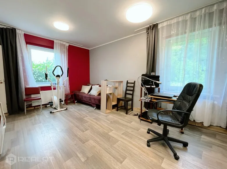 Dom 5 pokojów 237 m² Kandavas novads, Łotwa