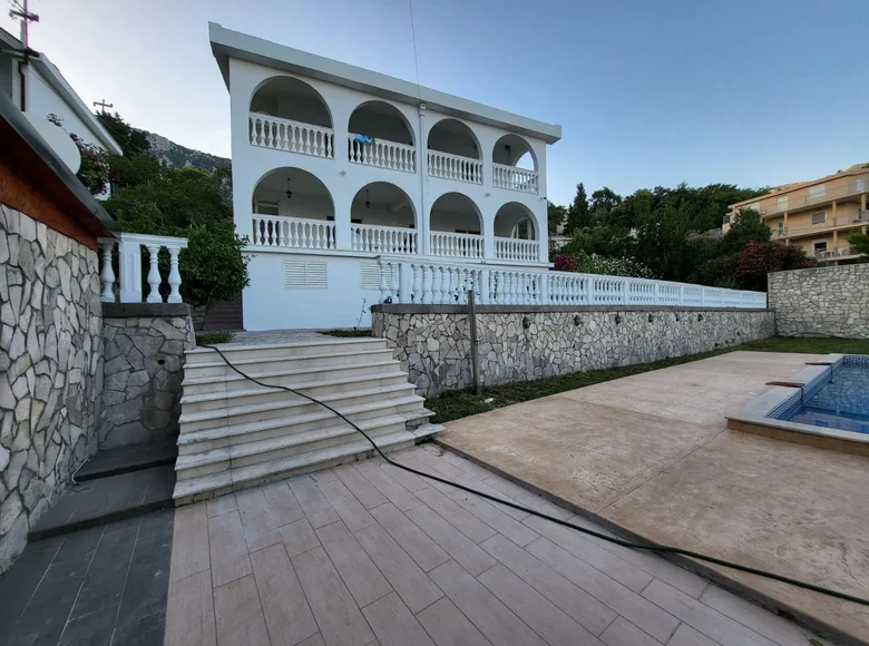 Maison 4 chambres 350 m² Zagrade, Monténégro