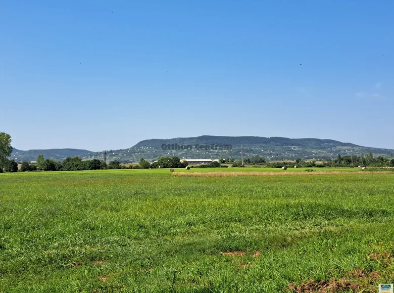 Land 2 405 m² Kovagooers, Hungary