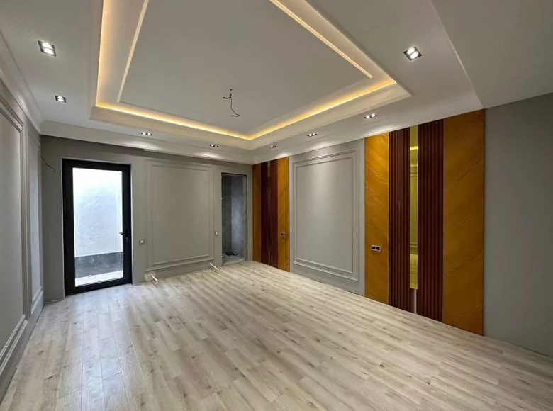 Uy 6 xonalar 330 m² in Shaykhontohur Tumani
