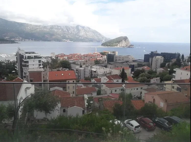 2 bedroom apartment 111 m² Budva, Montenegro