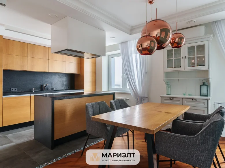 Квартира 4 комнаты 107 м² Минск, Беларусь