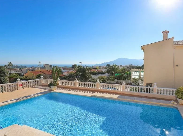 Villa 8 Schlafzimmer 600 m² l Alfas del Pi, Spanien