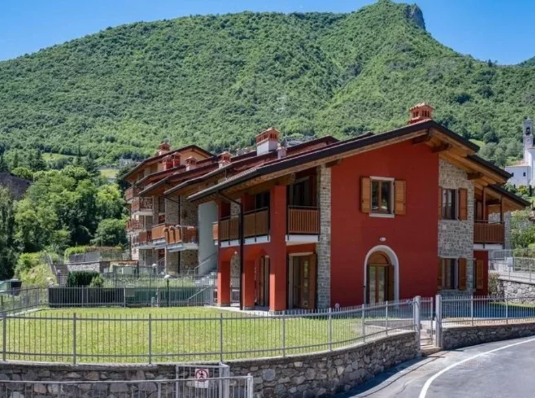 Dom 4 pokoi 146 m² Sovere, Włochy