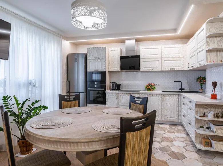 Wohnung 4 Zimmer 94 m² Minsk, Weißrussland