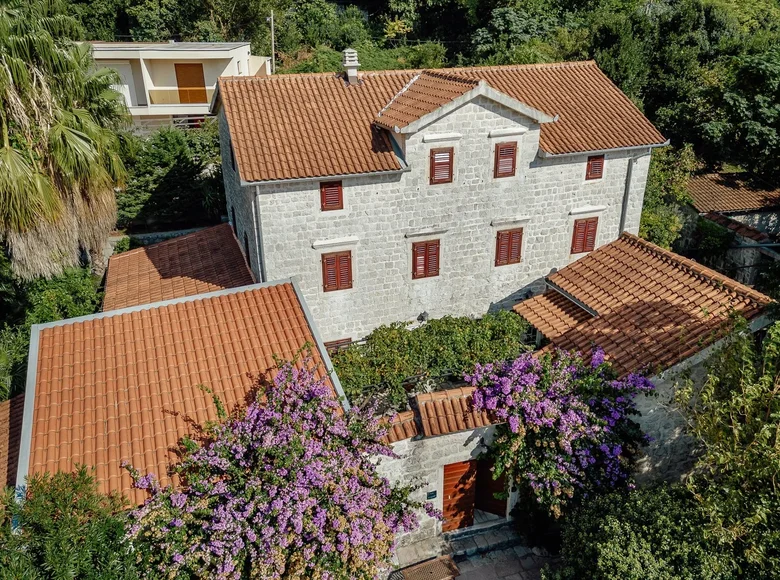 Haus 17 zimmer 240 m² Risan, Montenegro