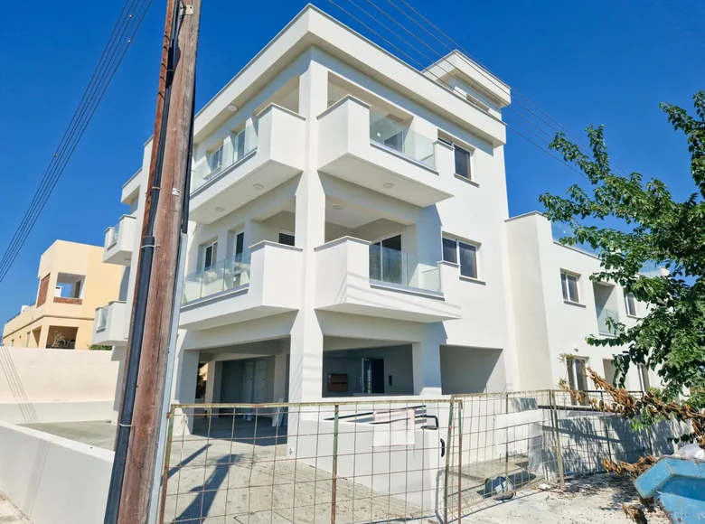 2 bedroom apartment 71 m² Pervolia, Cyprus