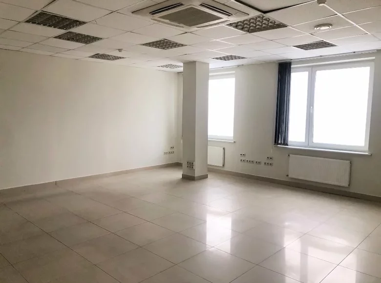 Oficina 130 m² en Minsk, Bielorrusia